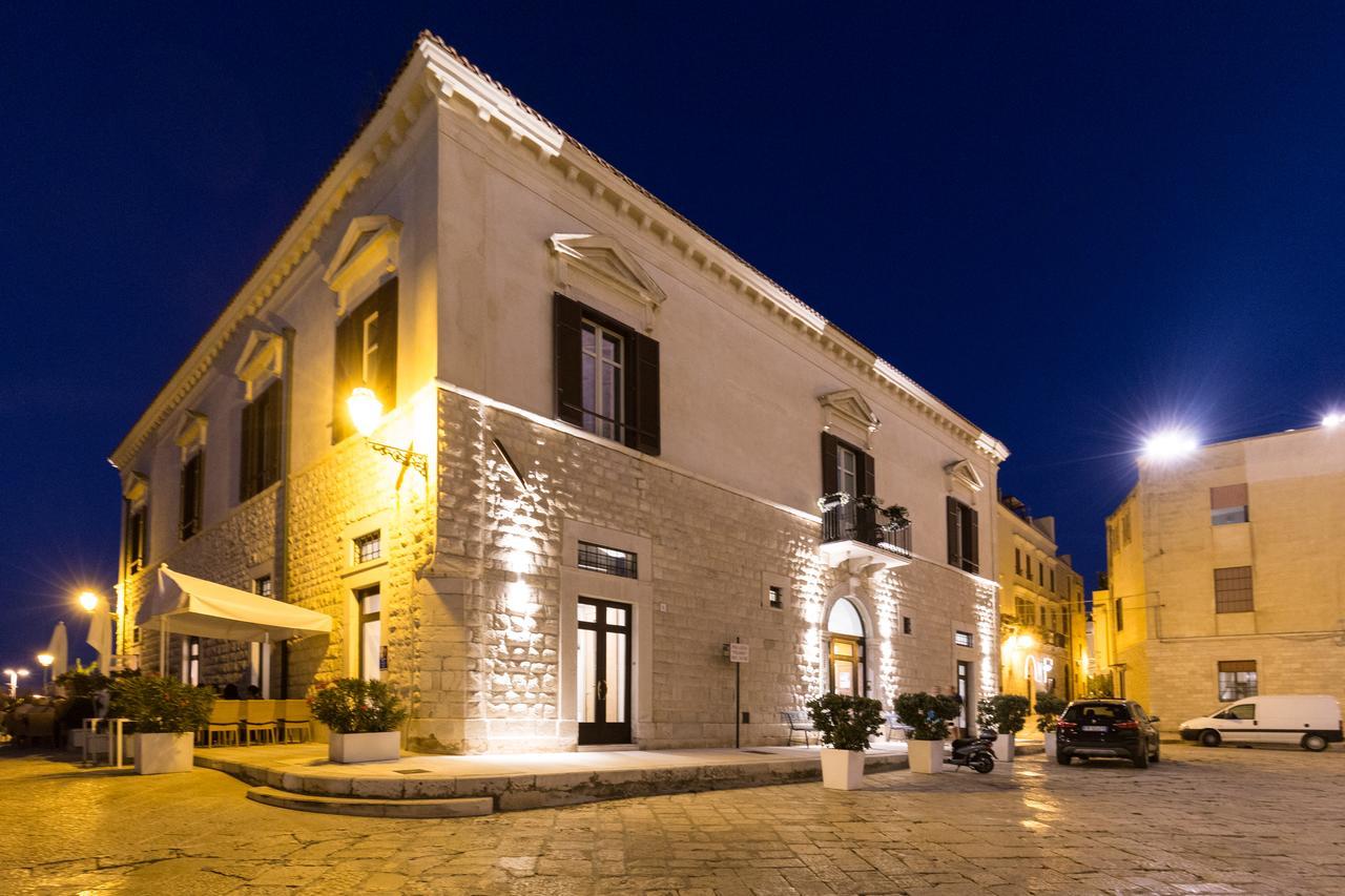 Palazzo Filisio - Regia Restaurant Hotel Trani Luaran gambar